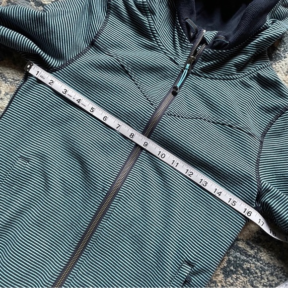 Lululemon Stripe Cozy Hoodie size 6 - Picture 11 of 11